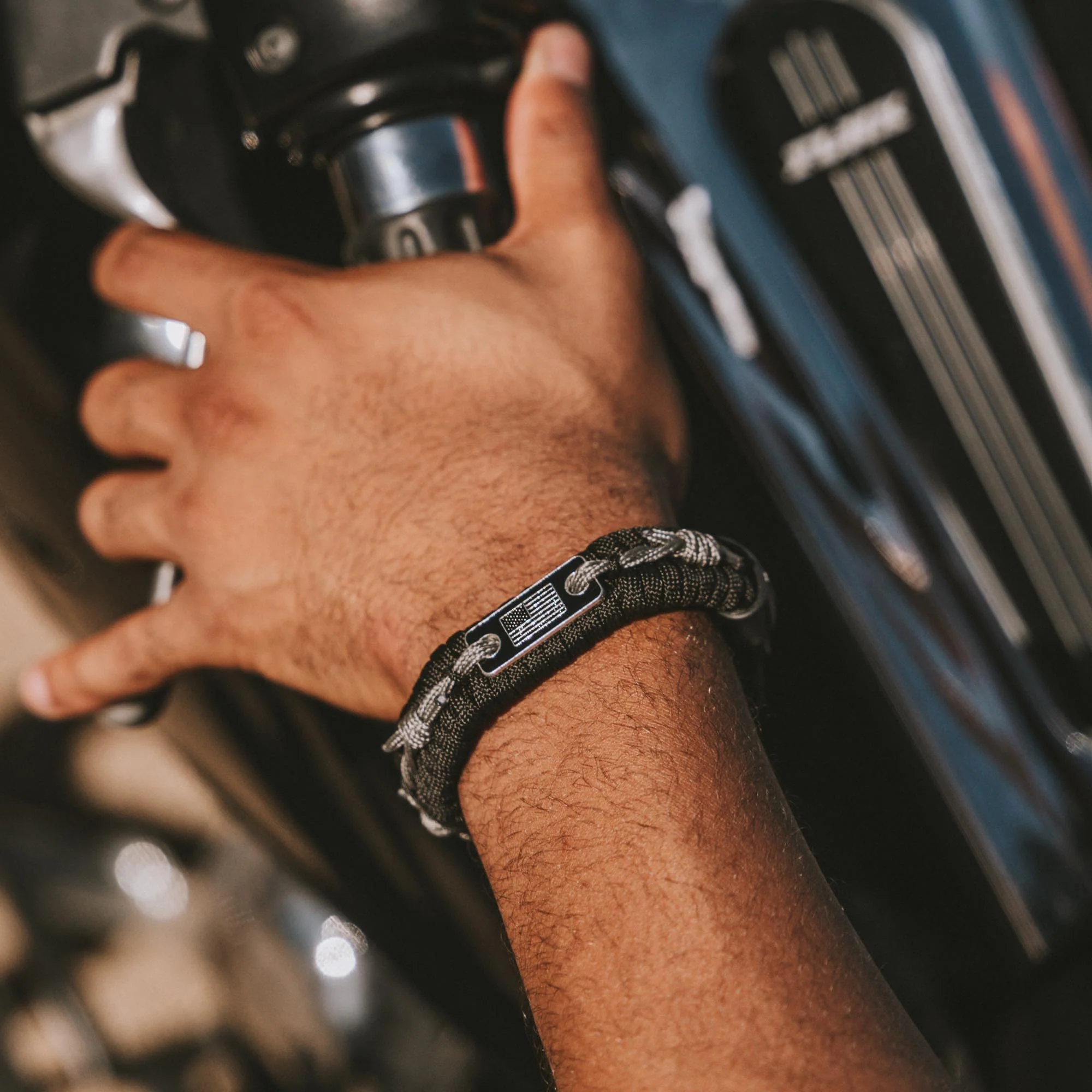 Limited Time Offer - Never Surrender Barbed Wire Paracord Bracelet: Helps Pair Veterans With A Service Dog Or Shelter Dog - Image 5